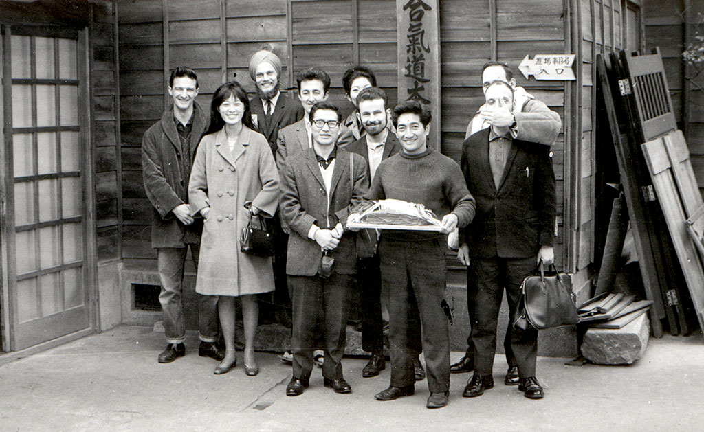 hombu foreigners cake